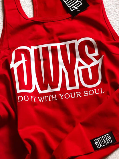Tanktop Herren in Rot mit weißem Logo, Flatlay