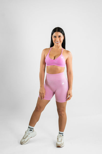 Figure Set Pink – 2in1 Sport-BH und Figure Scrunch Shorts in Pink, Vorderansicht