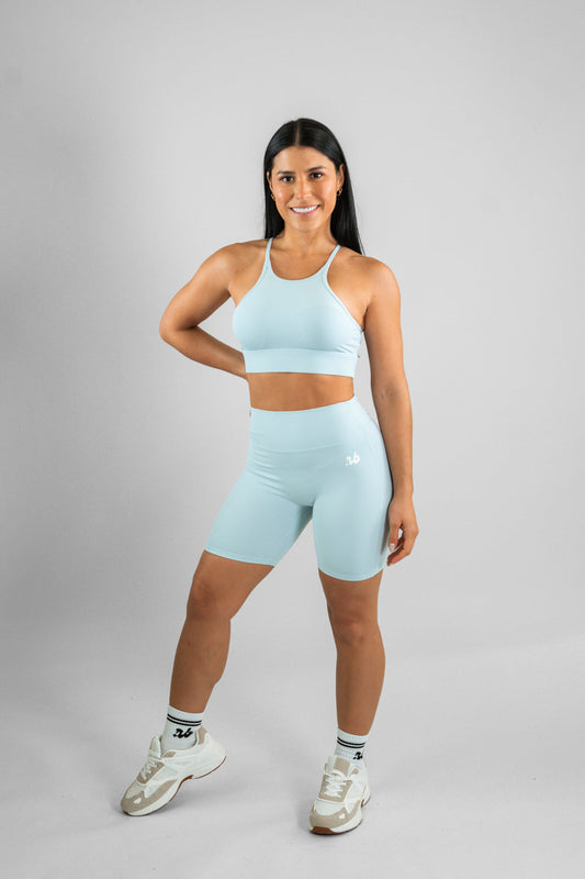 Coast Tanktop Set Light Blue — Coast Sport-Tanktop und Coast V-Scrunch Shorts in Light Blue