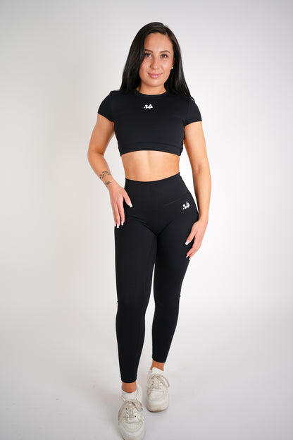 Glamour Scrunch Leggings Black von vorne Ganzkörperaufnahme