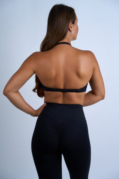 schwarzer Twist Backless Sport-BH von hinten